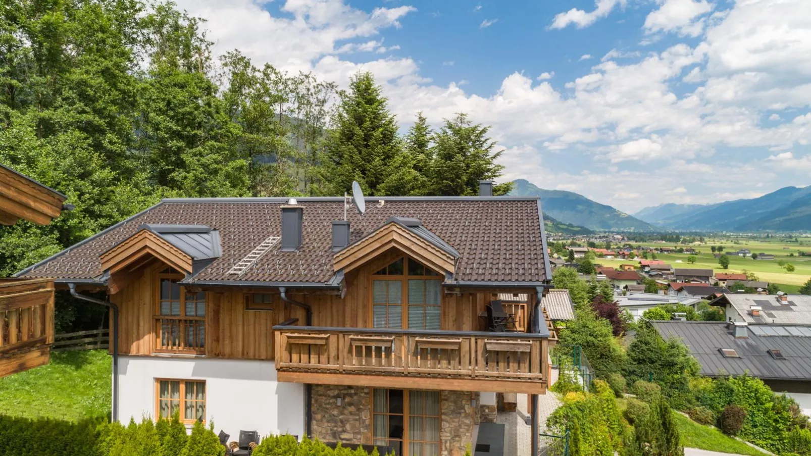 Chalet Erlebnishaus I-Buitenkant zomer