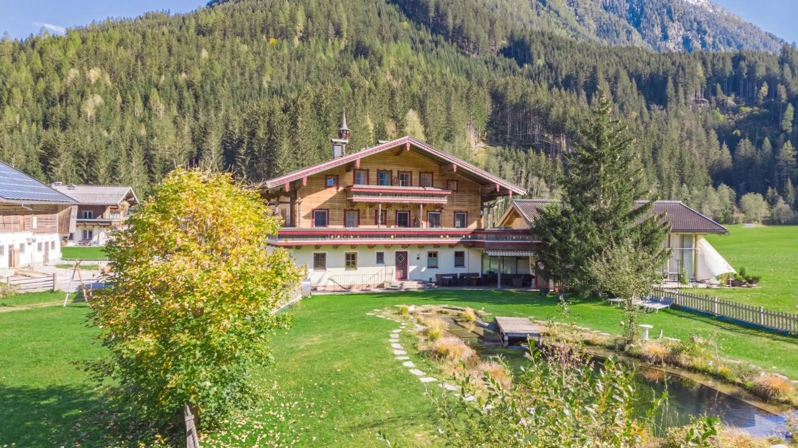 Landhaus Schiedhof L-Buitenkant zomer