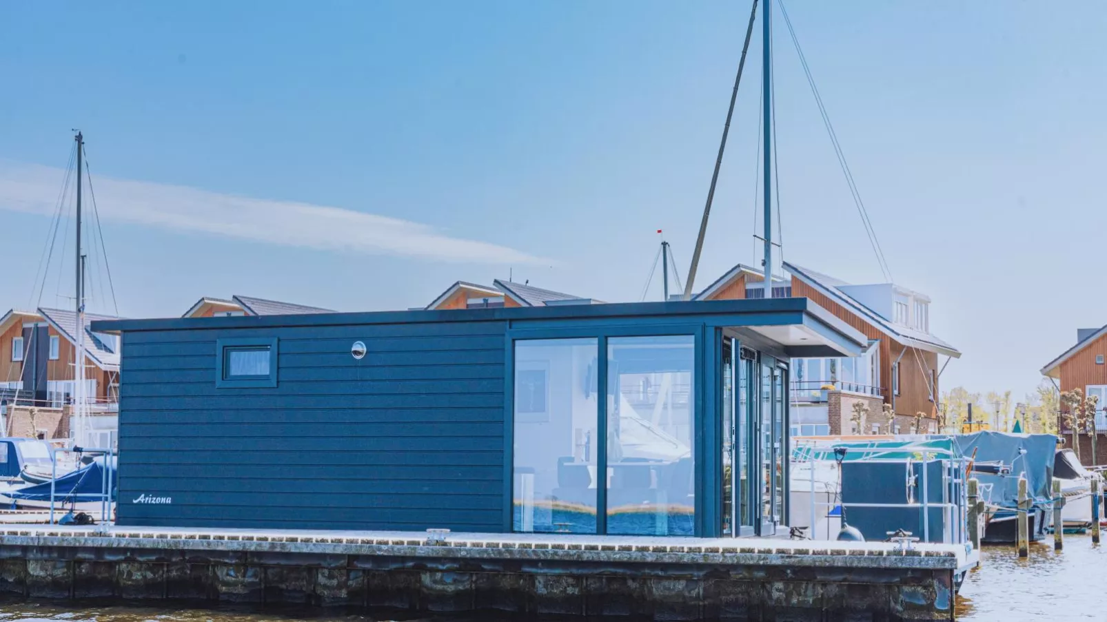 Tiny houseboat Parel IV - airco-Buitenkant zomer