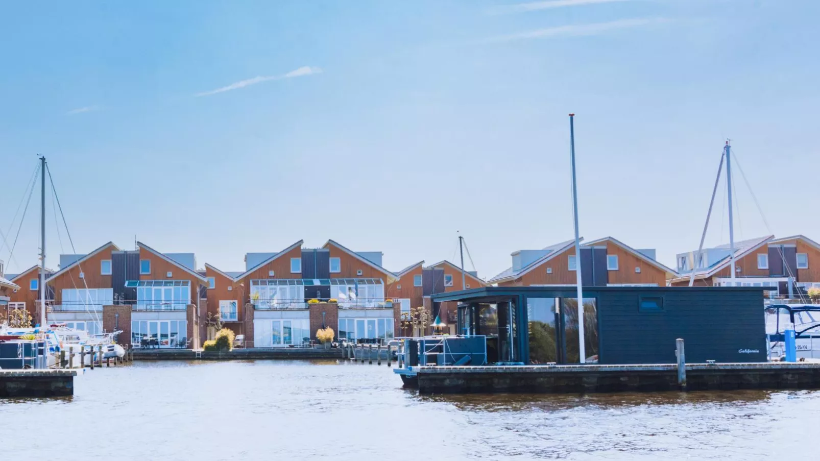 Tiny houseboat Parel IV - airco-Gebieden zomer 1km