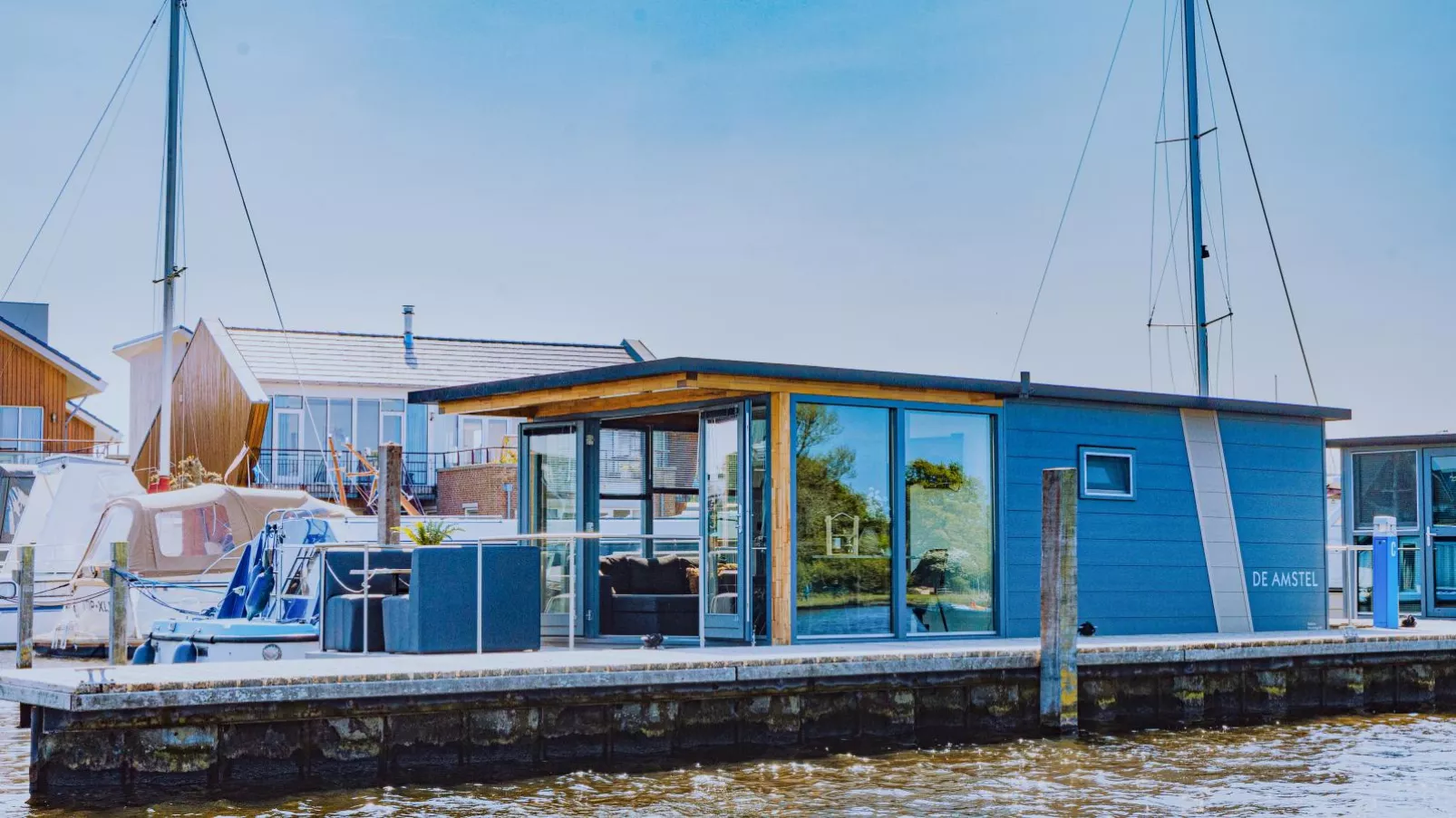 Tiny houseboat Parel II - airco-Buitenkant zomer