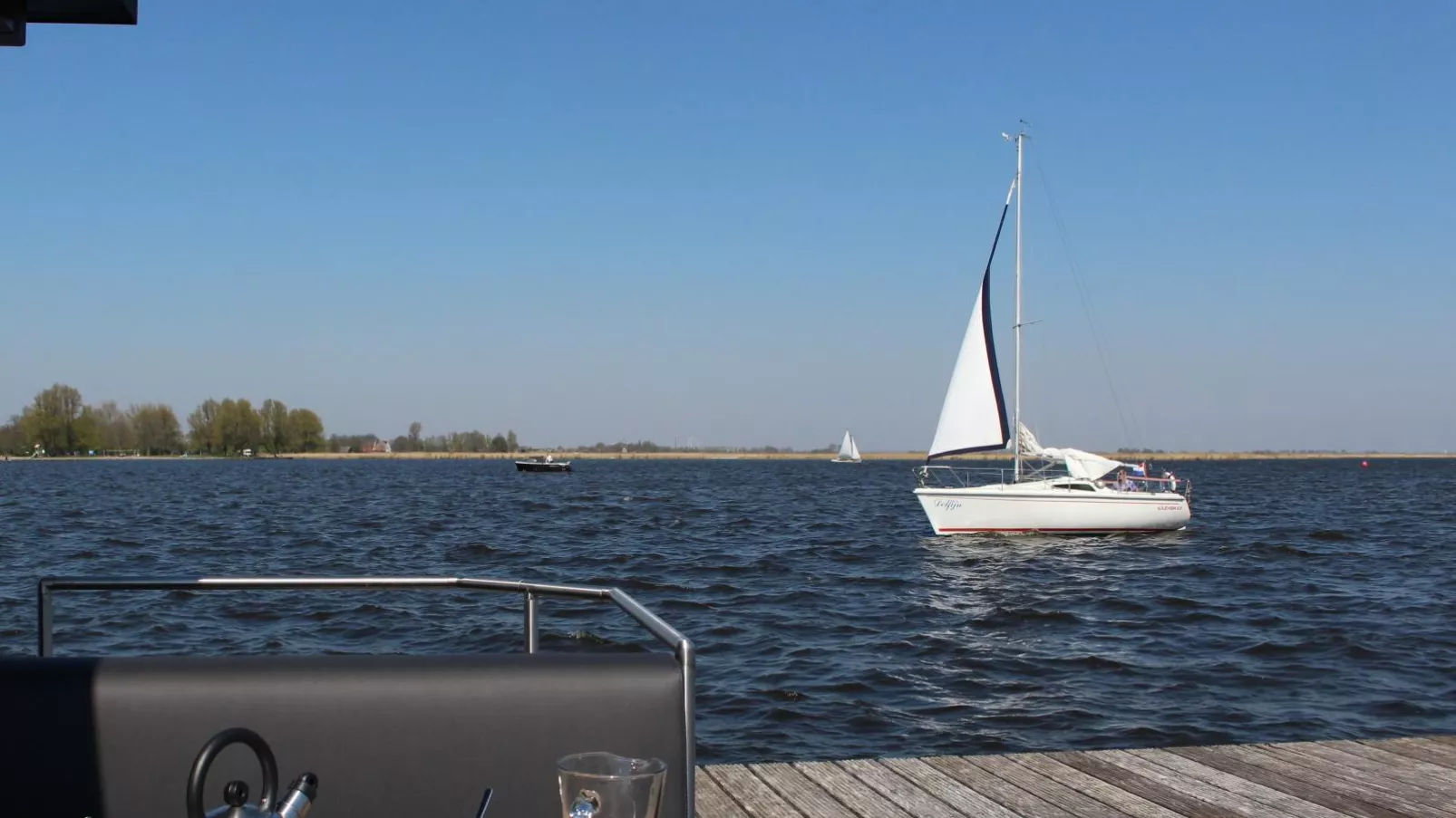 Tiny houseboat Parel II - airco-Uitzicht zomer