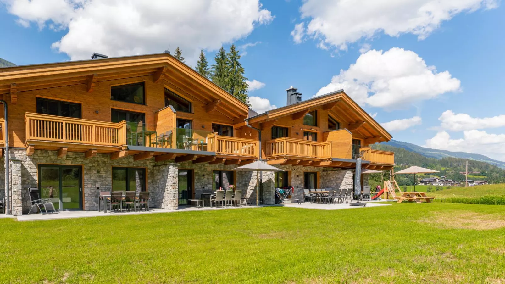 Pinzgau Lodge 2D-Buitenkant zomer
