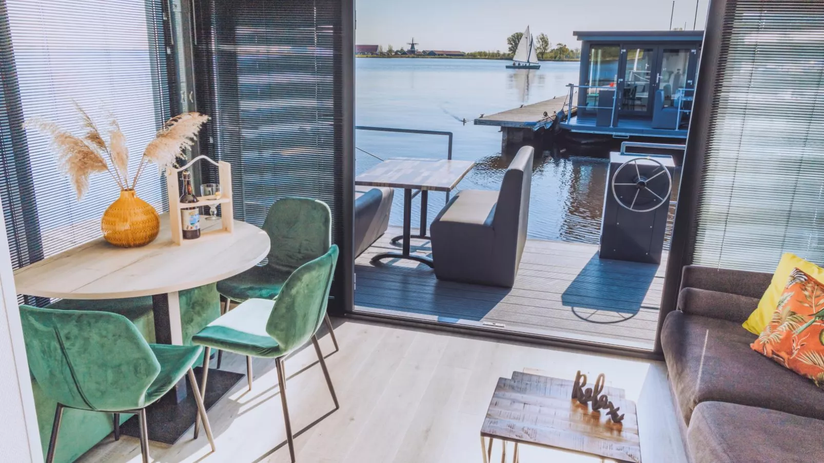 Tiny houseboat Parel I - airco-Woonkamer