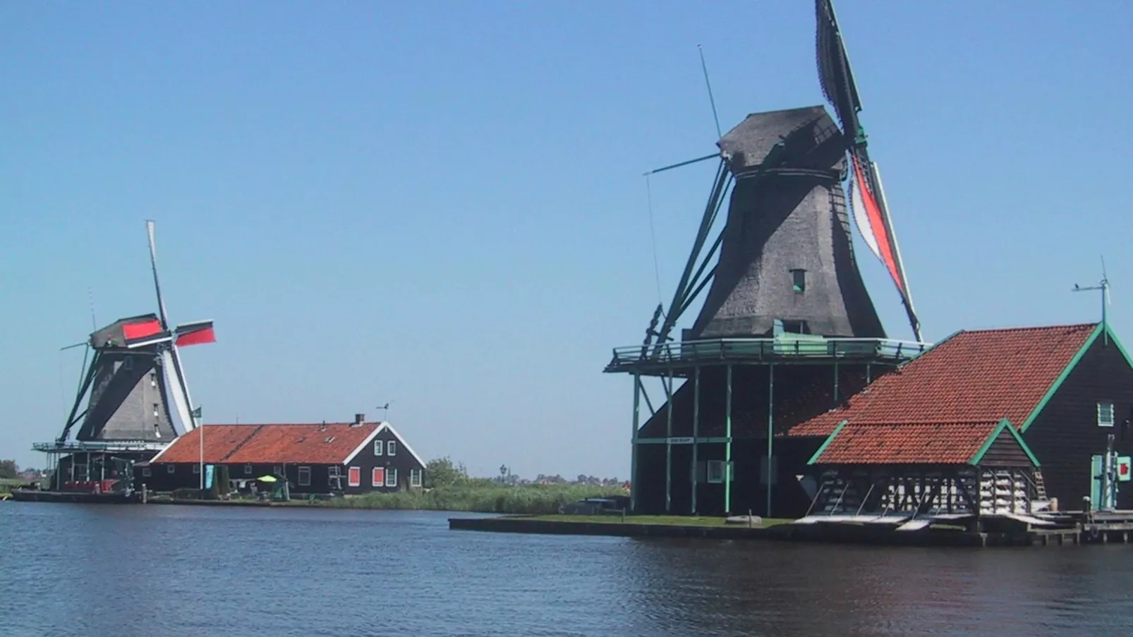 Tiny houseboat Uitgeest I