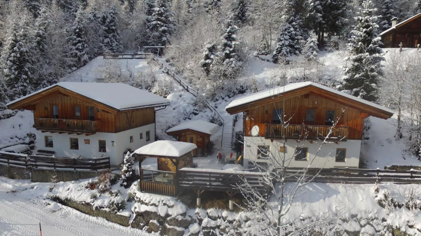 Lisa und Emely-Exterieur winter