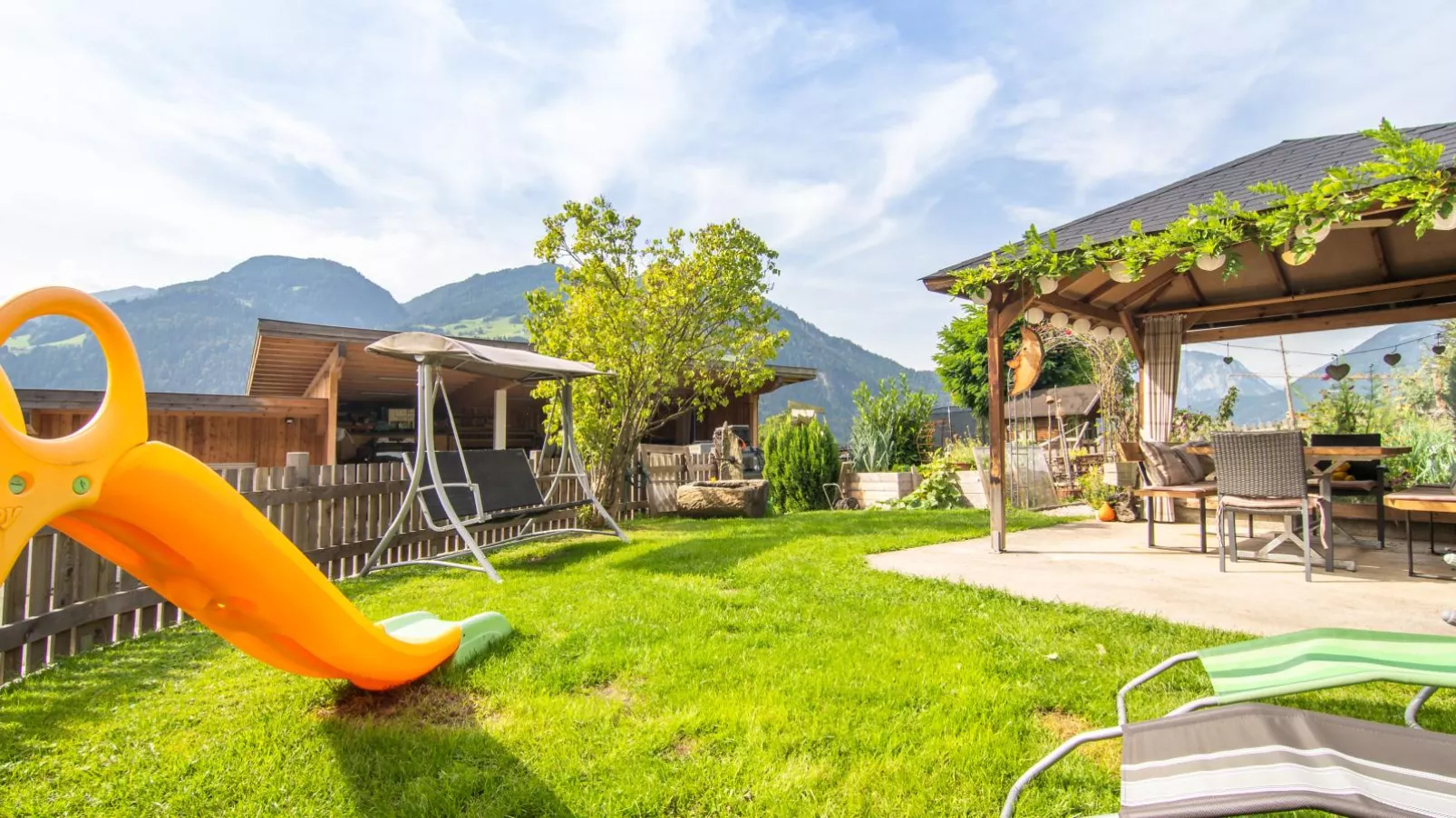 Chalet Anna-Tuinen zomer