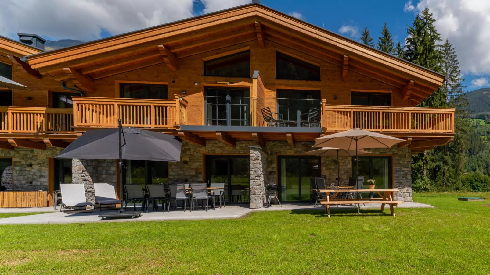 Pinzgau Lodge 2E-Buitenkant zomer