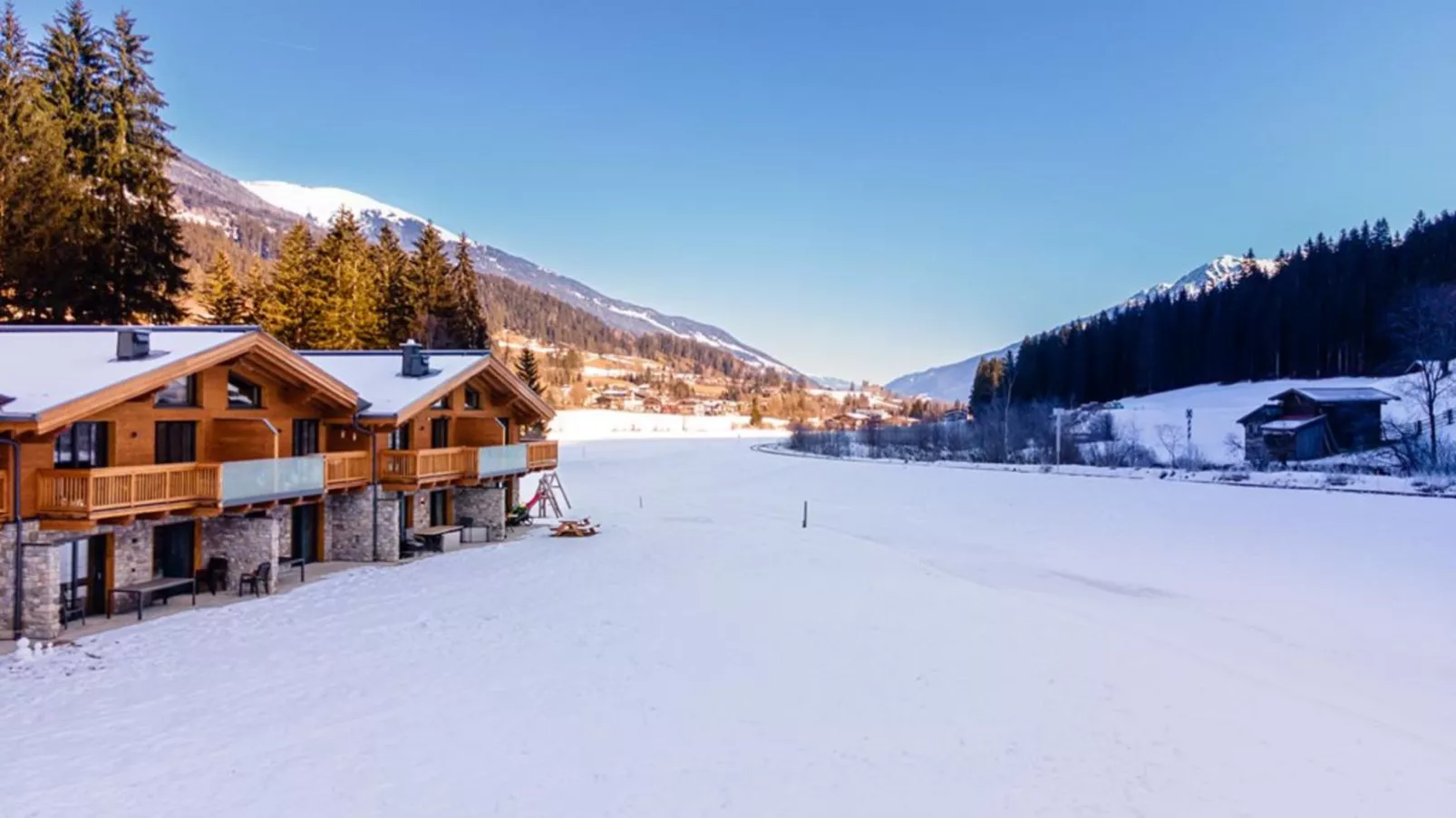 Felsener Wald-Exterieur winter