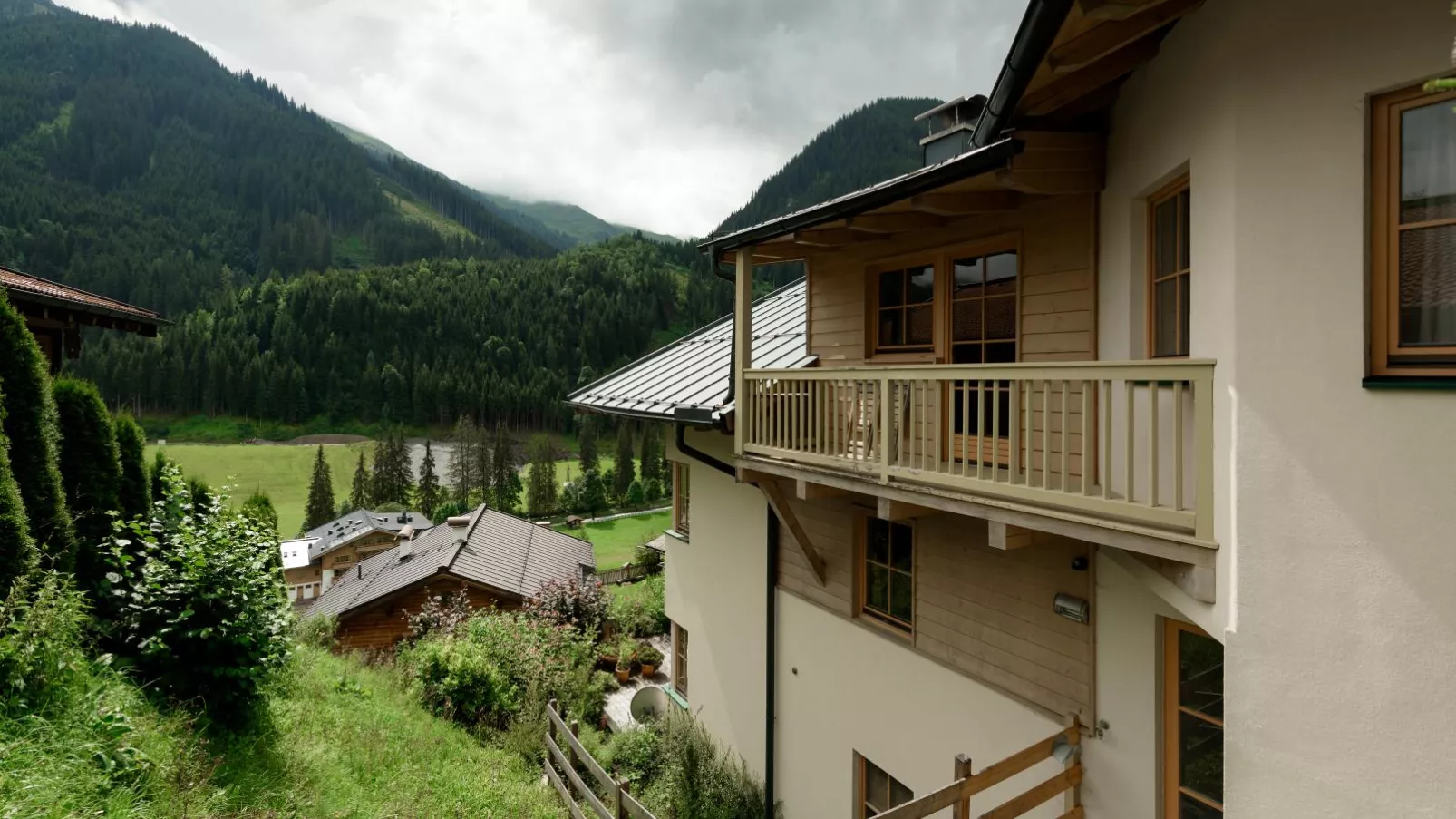 Chalet Sanna Hinterlengau-Uitzicht zomer