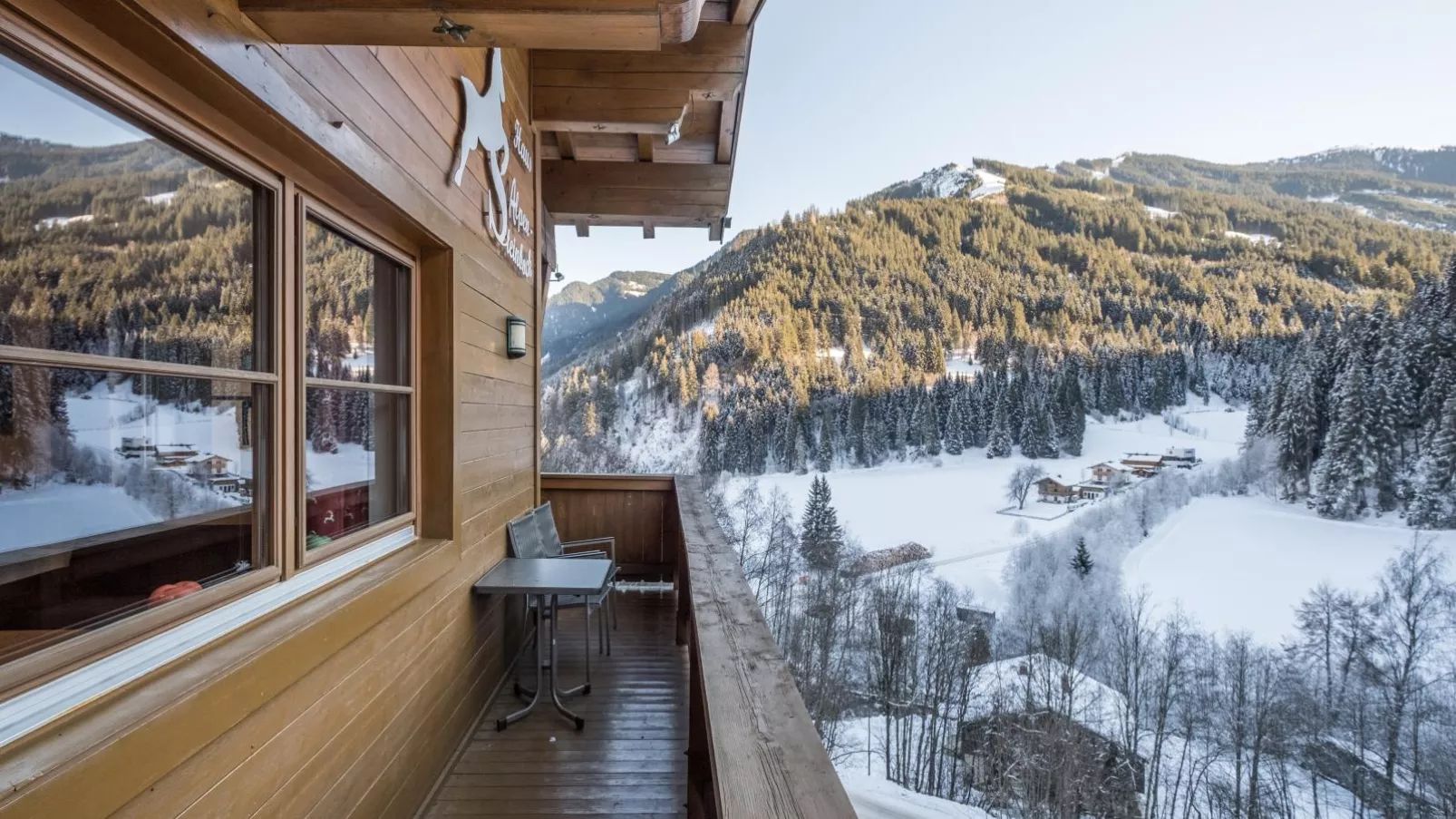 Alpensteinbock Saalbach L-Terrasbalkon