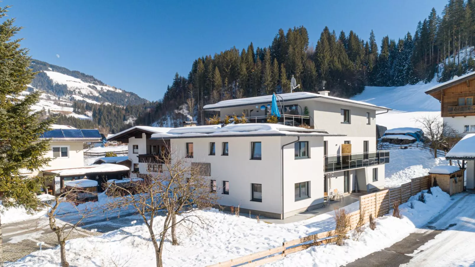 Tirola Bude Resi Schorsch Top 1-2-Exterieur winter