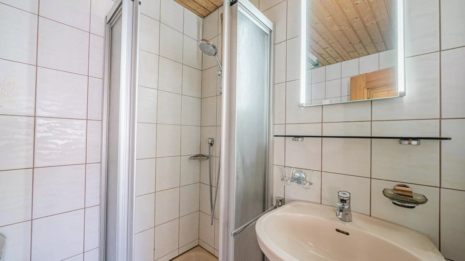 Apartment am Lift Top 1-Badkamer