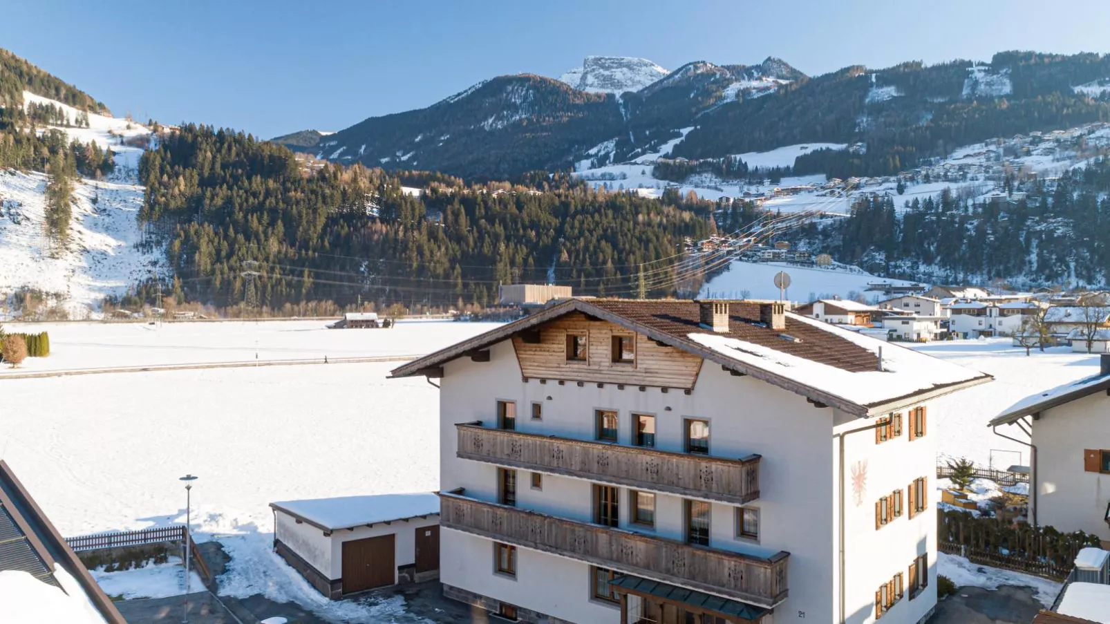 Tiroler Gästehaus-Exterieur winter