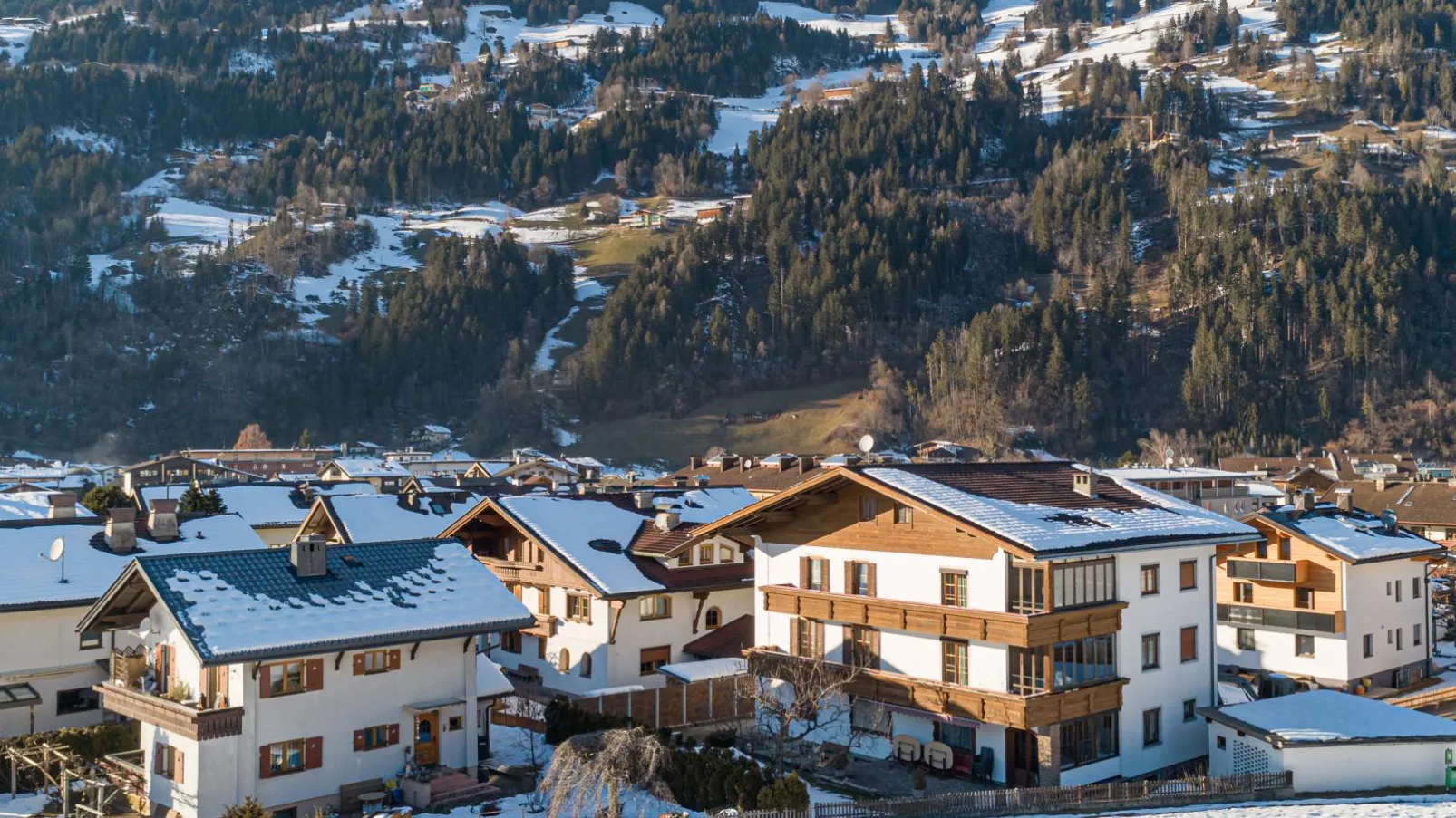 Tiroler Gästehaus-Exterieur winter