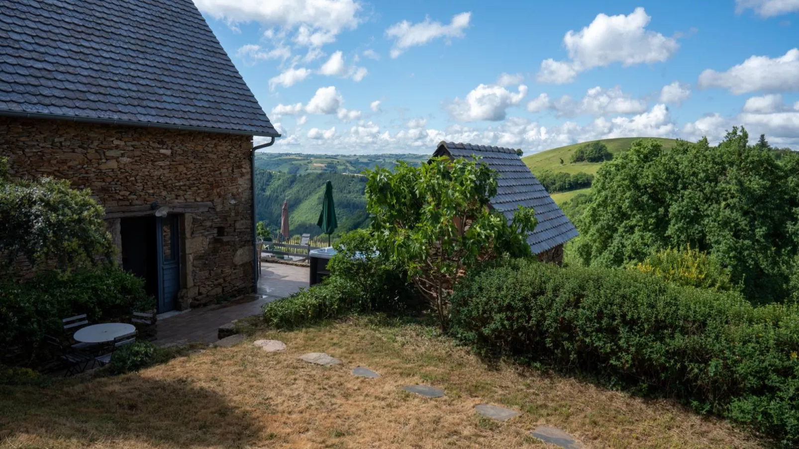 Gite Les Corbieres-Tuinen zomer