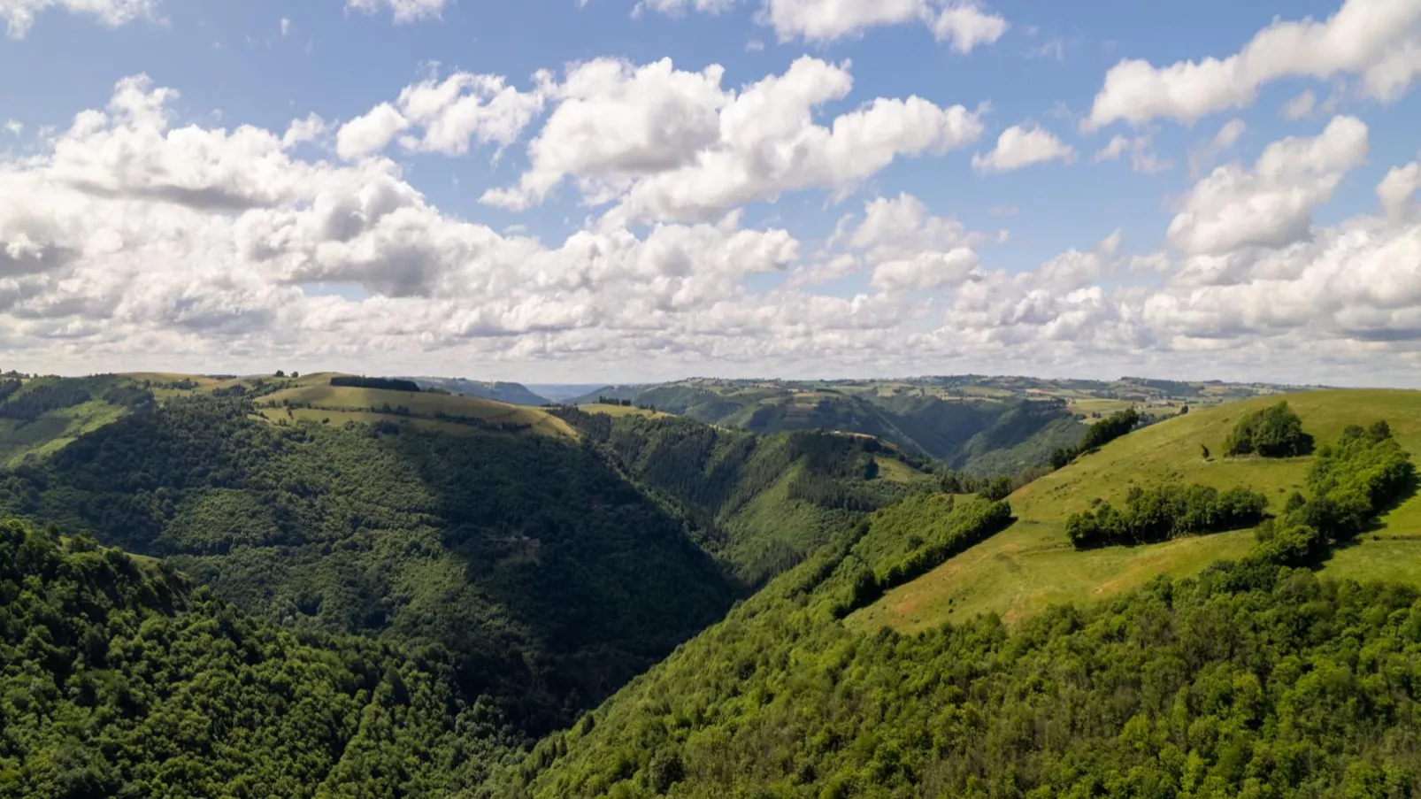 Gite Les Corbieres-Uitzicht zomer