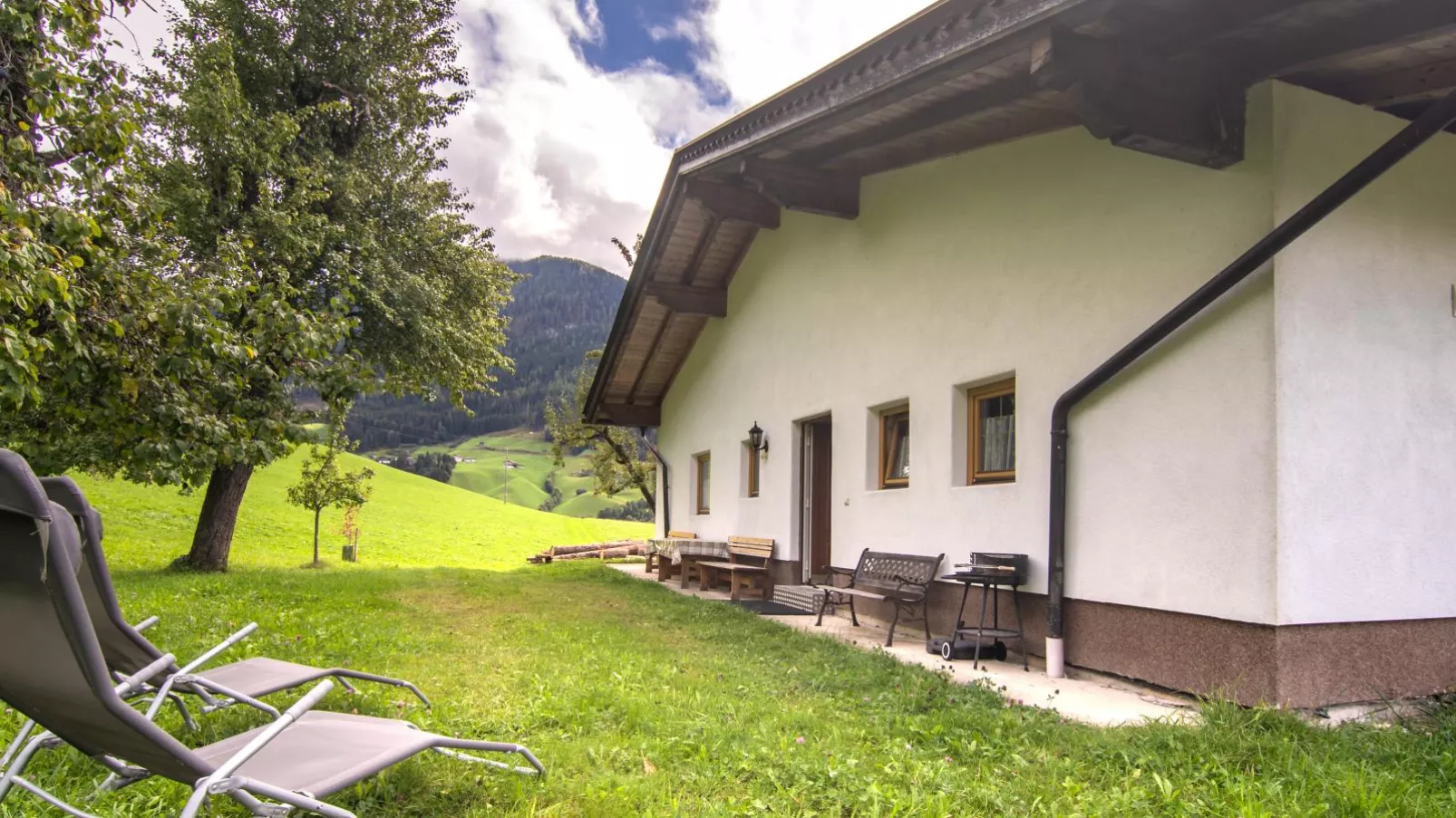 Chalet Blaserhof-Tuinen zomer