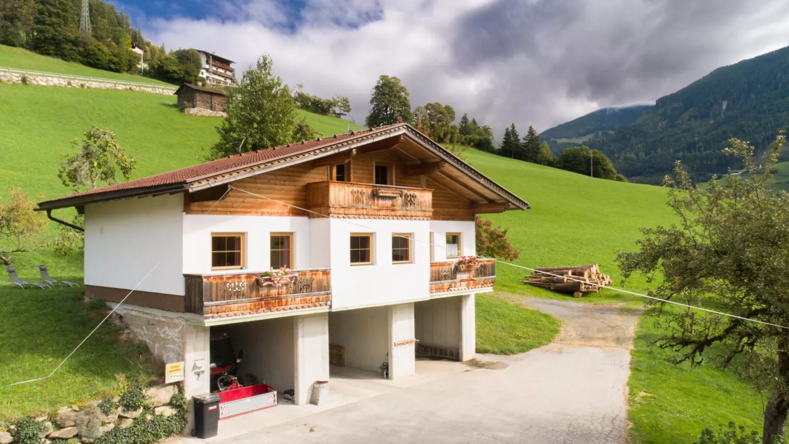 Chalet Blaserhof-Buitenkant zomer