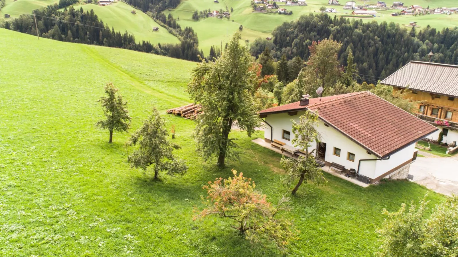 Chalet Blaserhof-Buitenkant zomer