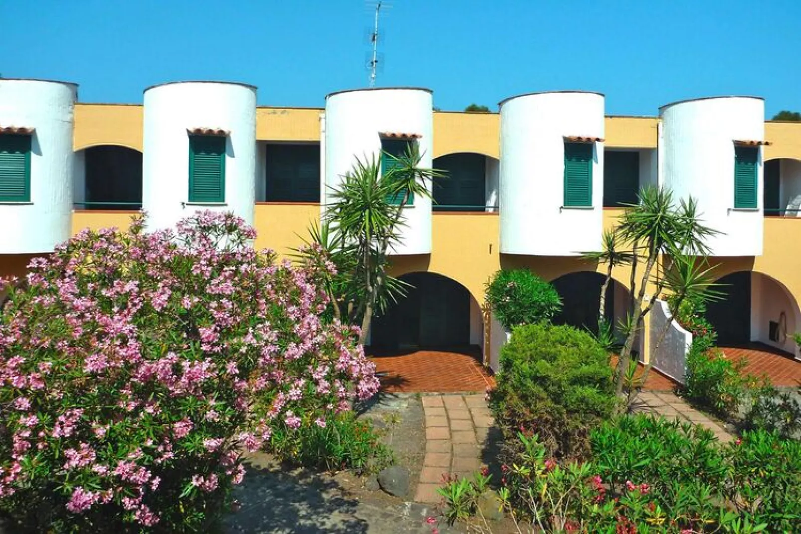 Appartementen, Vulcano-Buitenkant zomer