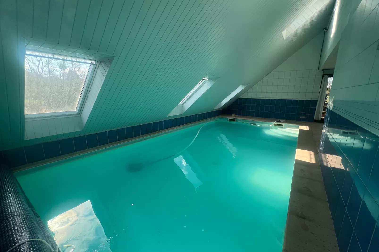 Magnifique maison de vacances avec piscine intérieur-Wellness