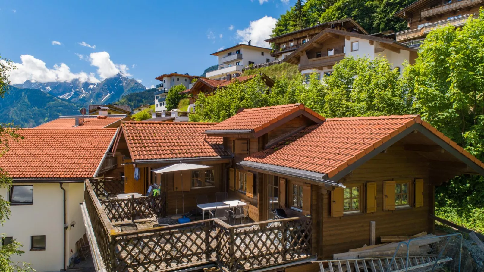 Kogelnig-Hütte Süd-Buitenkant zomer