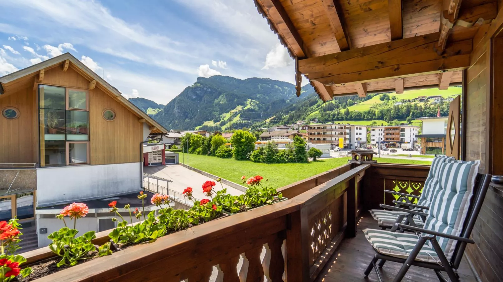 Apartment Aringer-Uitzicht zomer