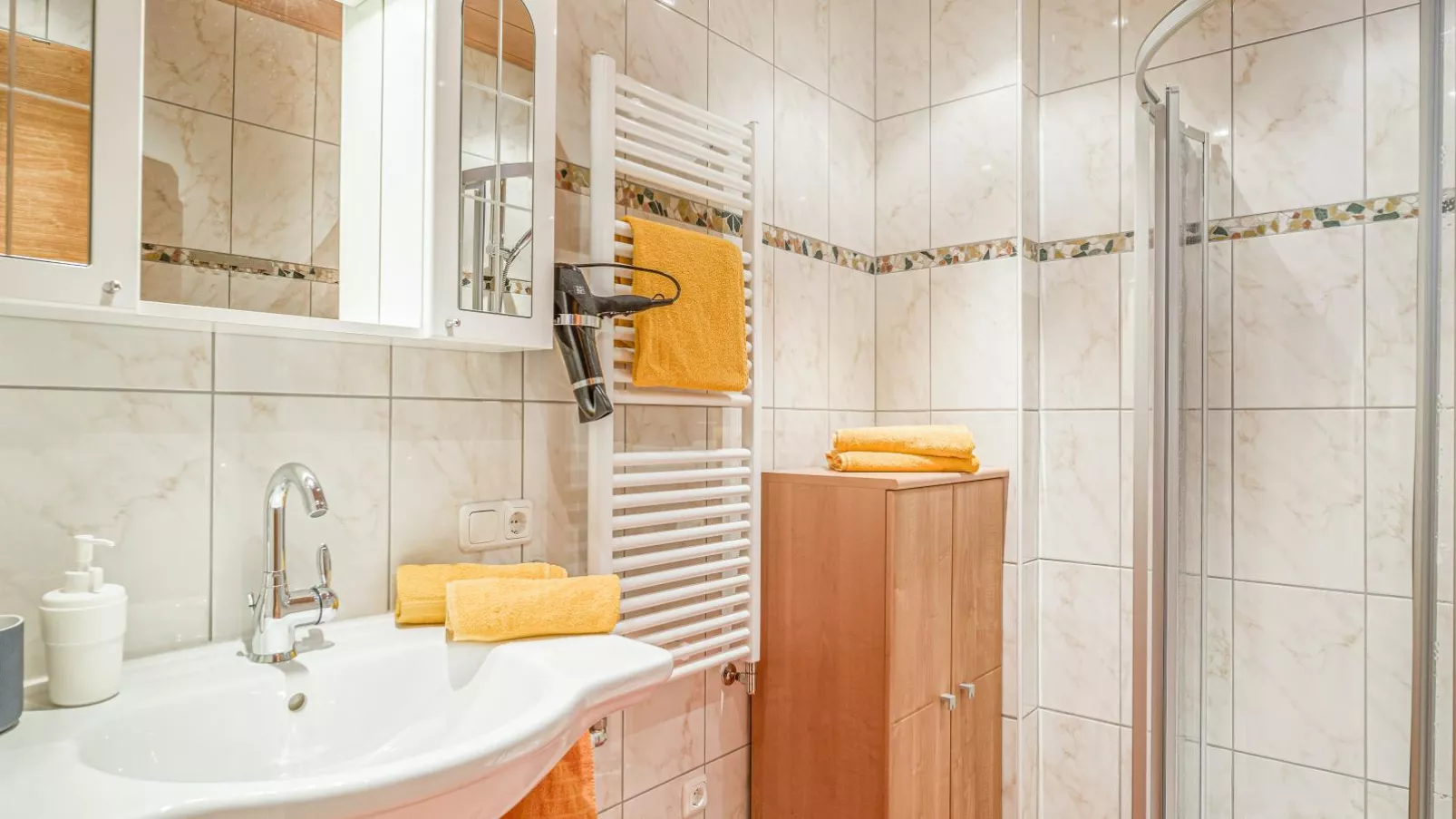 Troadstadl Windaublick-Badkamer