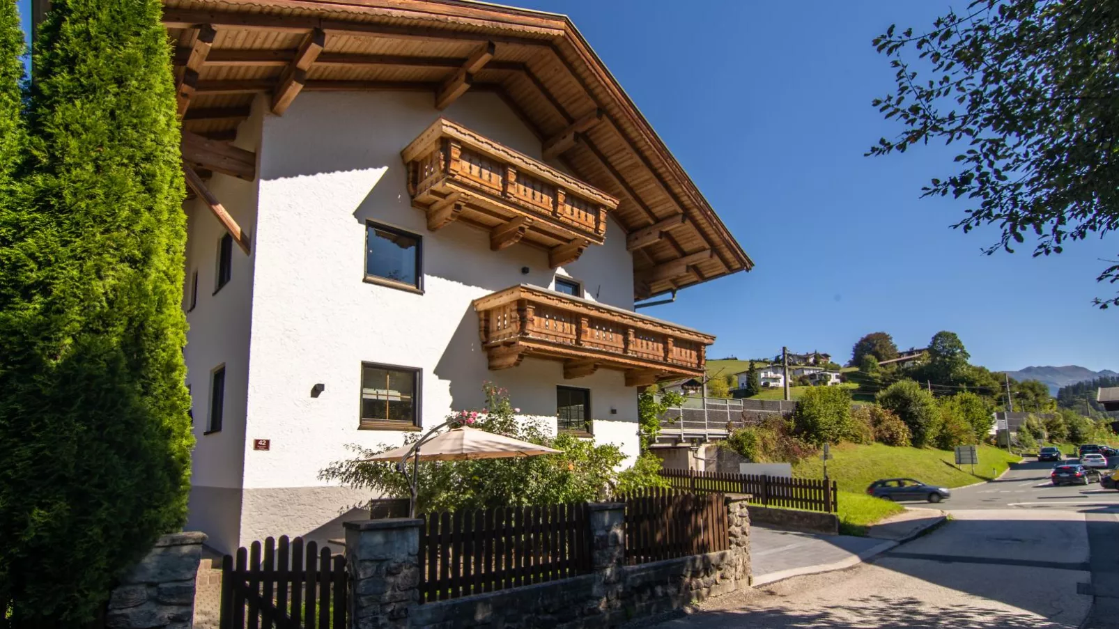 Chalet Sonnenalp-Buitenkant zomer