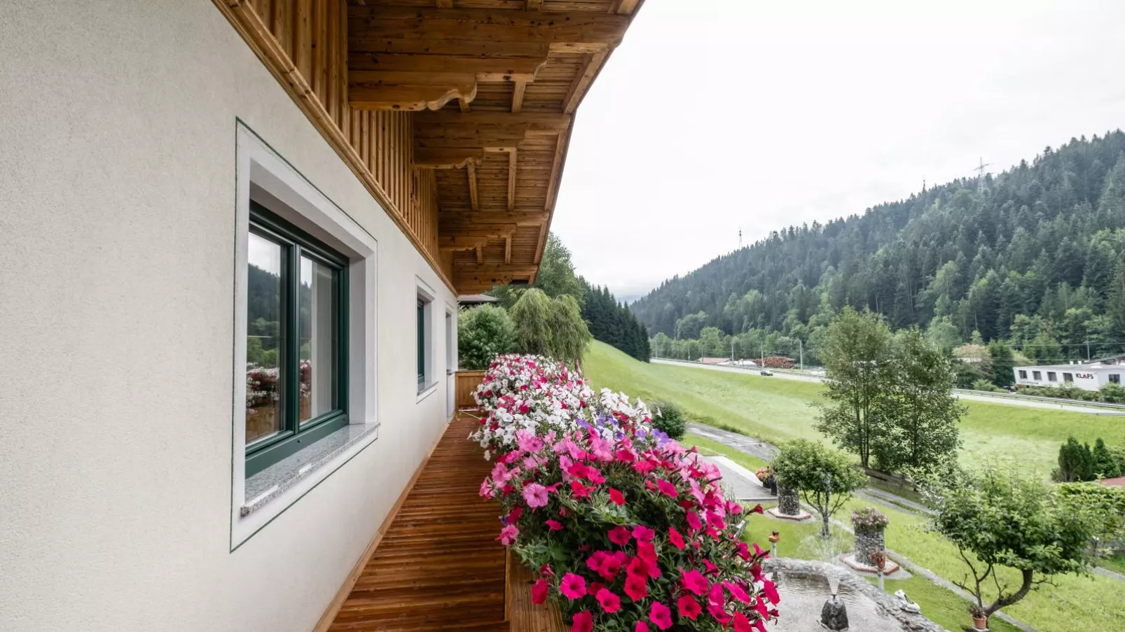 Haus am Waldrand-Terrasbalkon