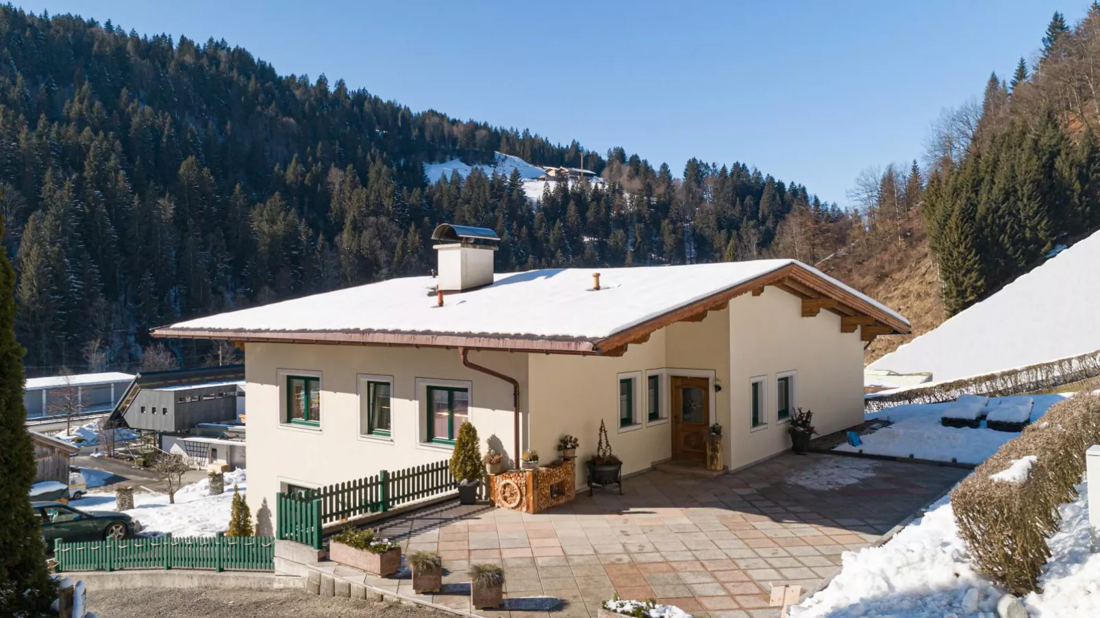 Haus am Waldrand-Exterieur winter