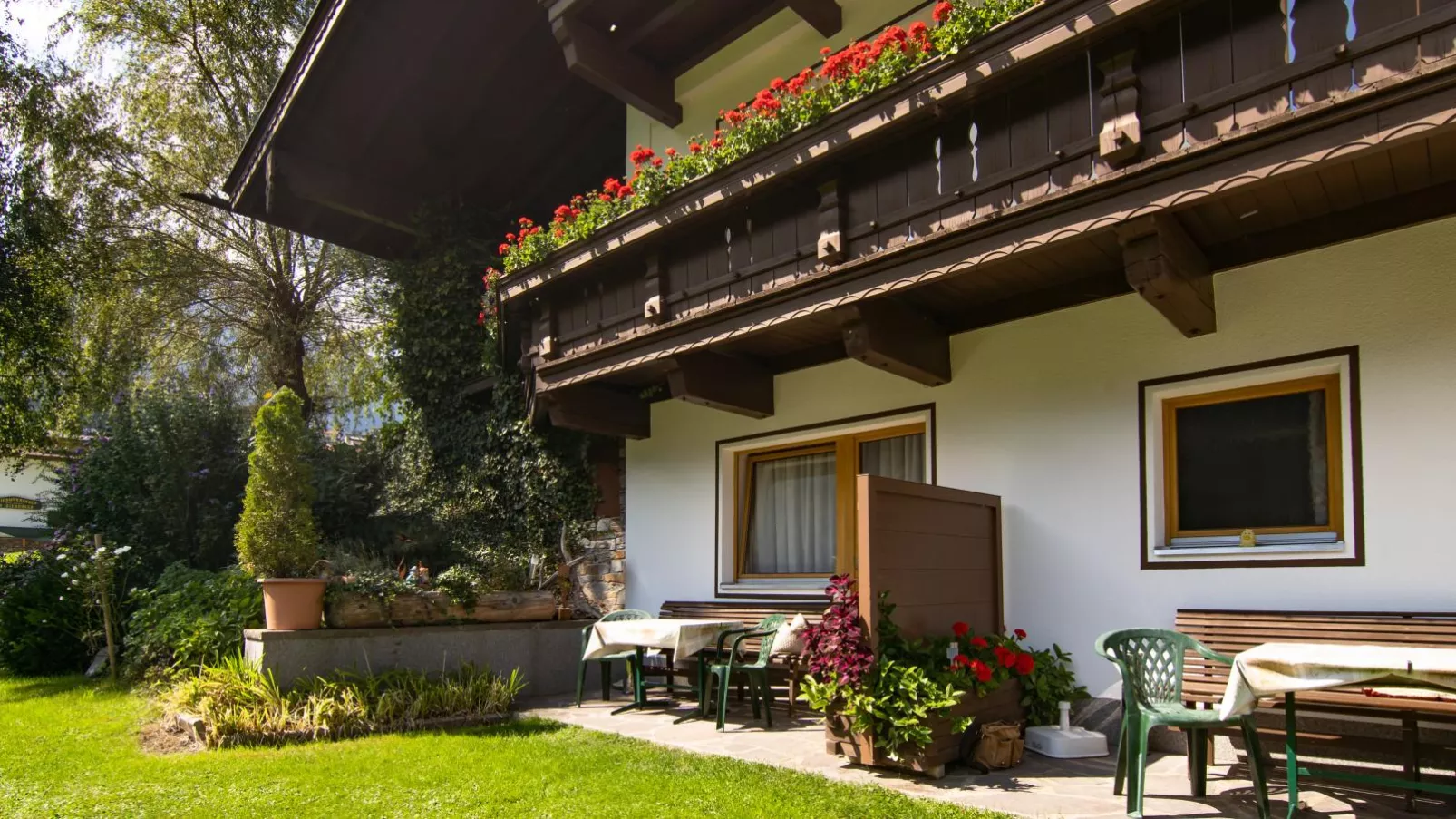Ferienhaus Oblasser II-Tuinen zomer