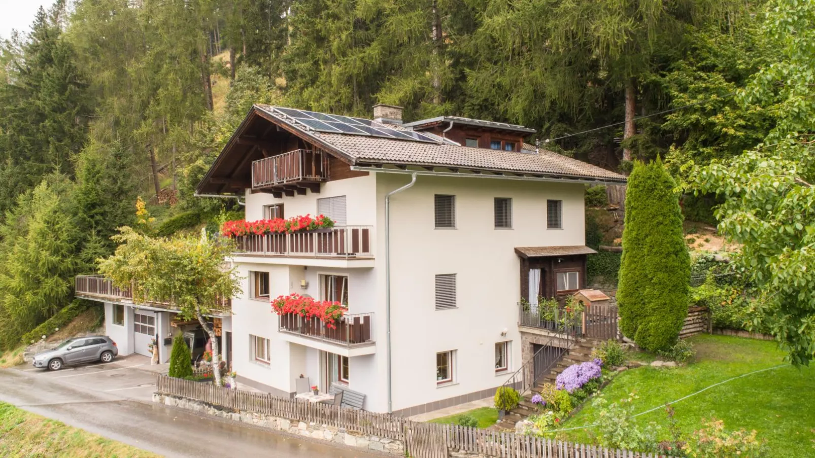 Appartement Enzian-Buitenkant zomer
