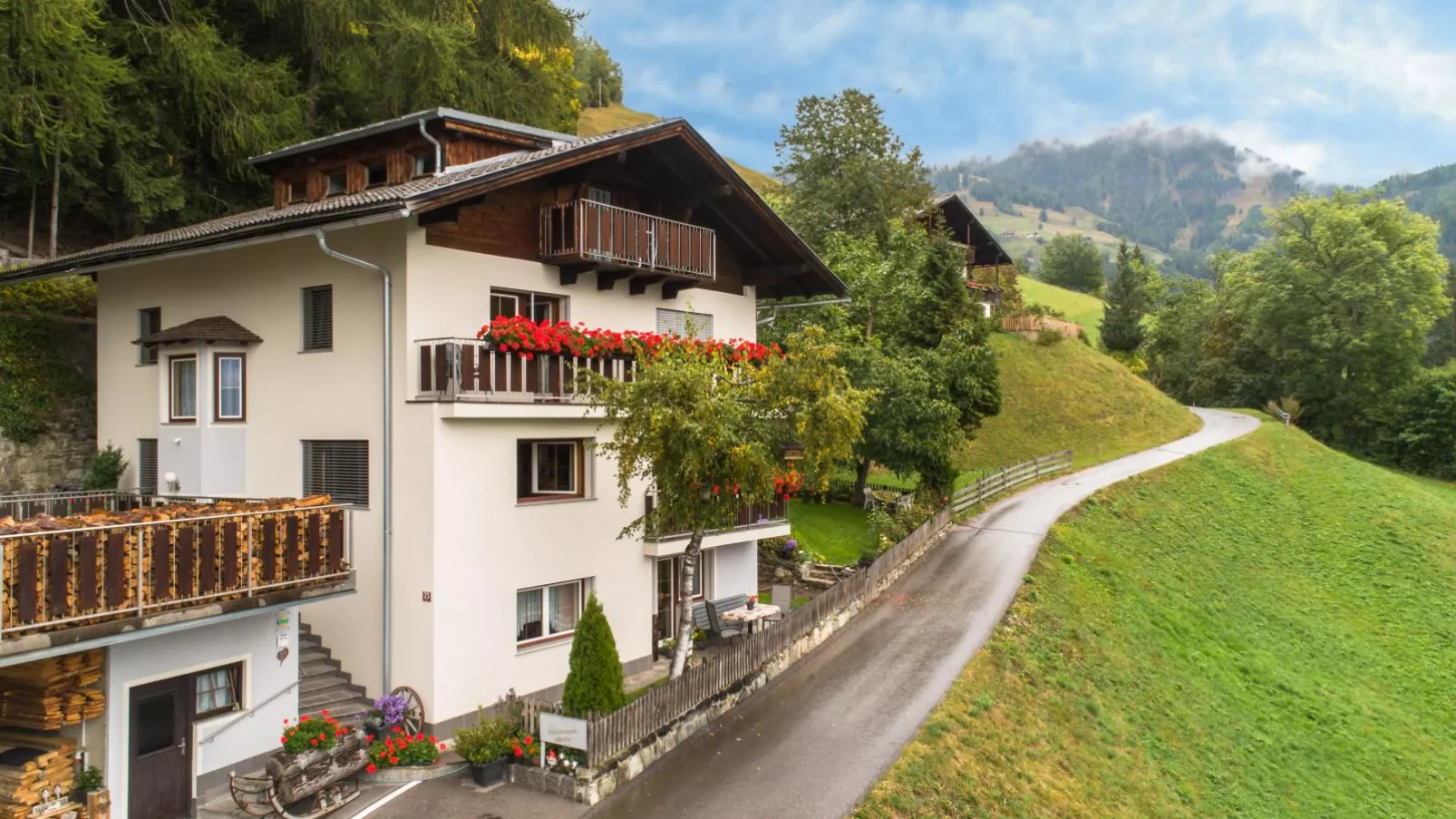Appartement Enzian-Buitenkant zomer