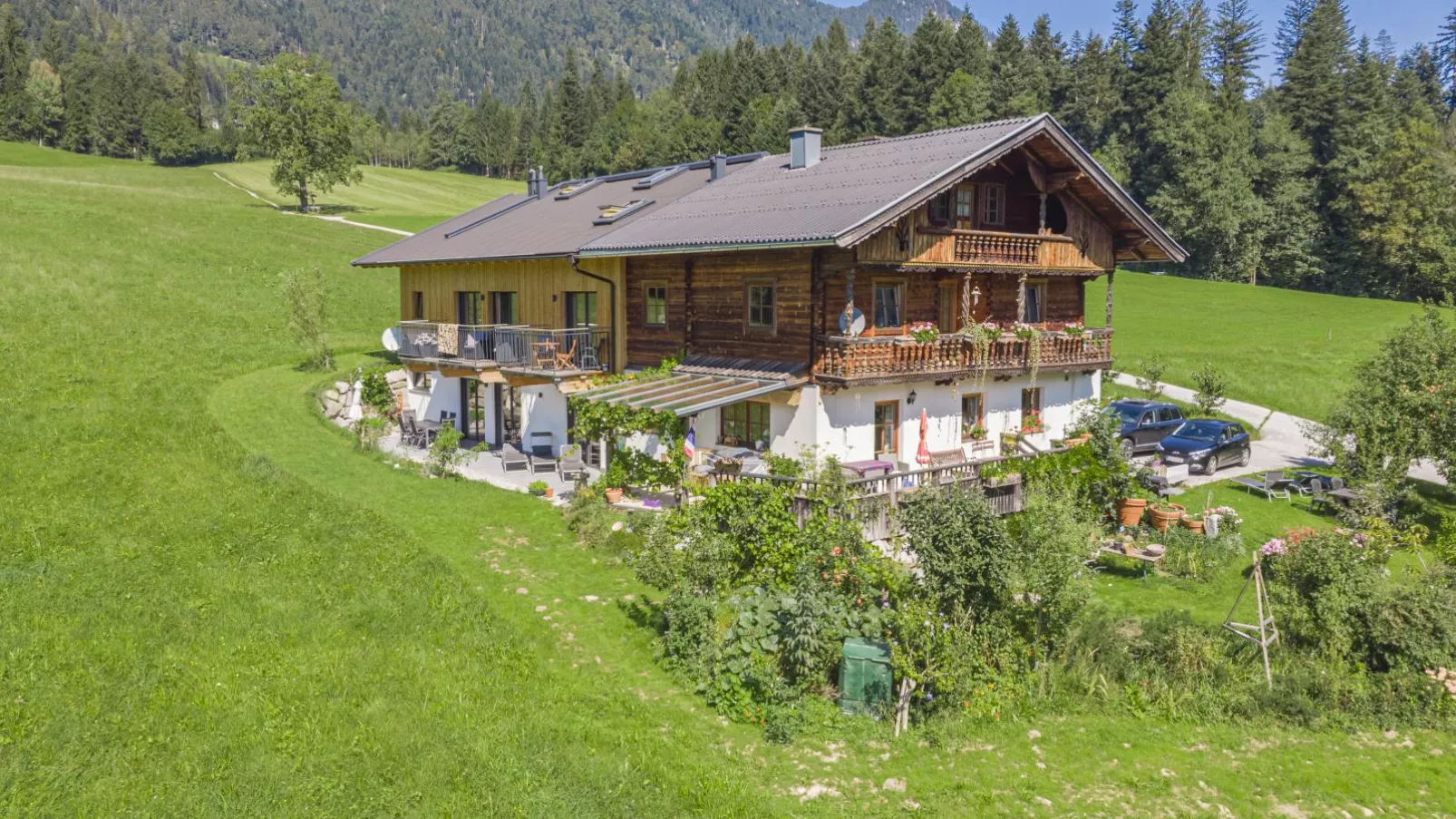 Haus Rabl Deng-Buitenkant zomer