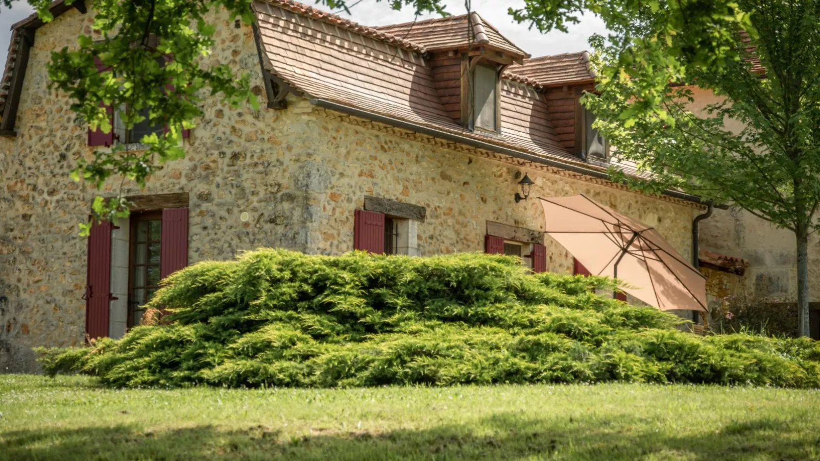 Le Gapard Annex-Buitenkant zomer