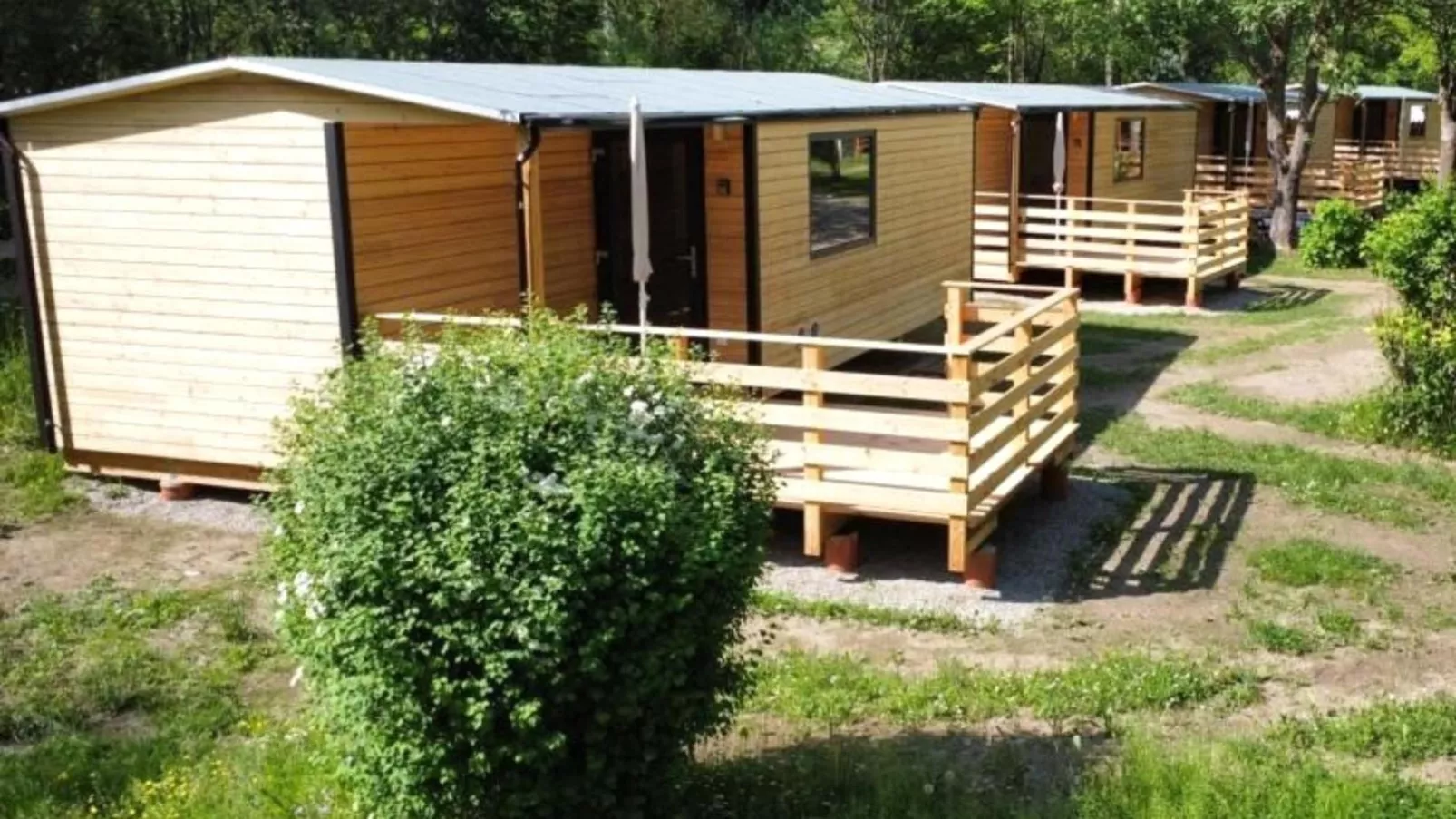 Wood Cube an der Drau-Buitenkant zomer