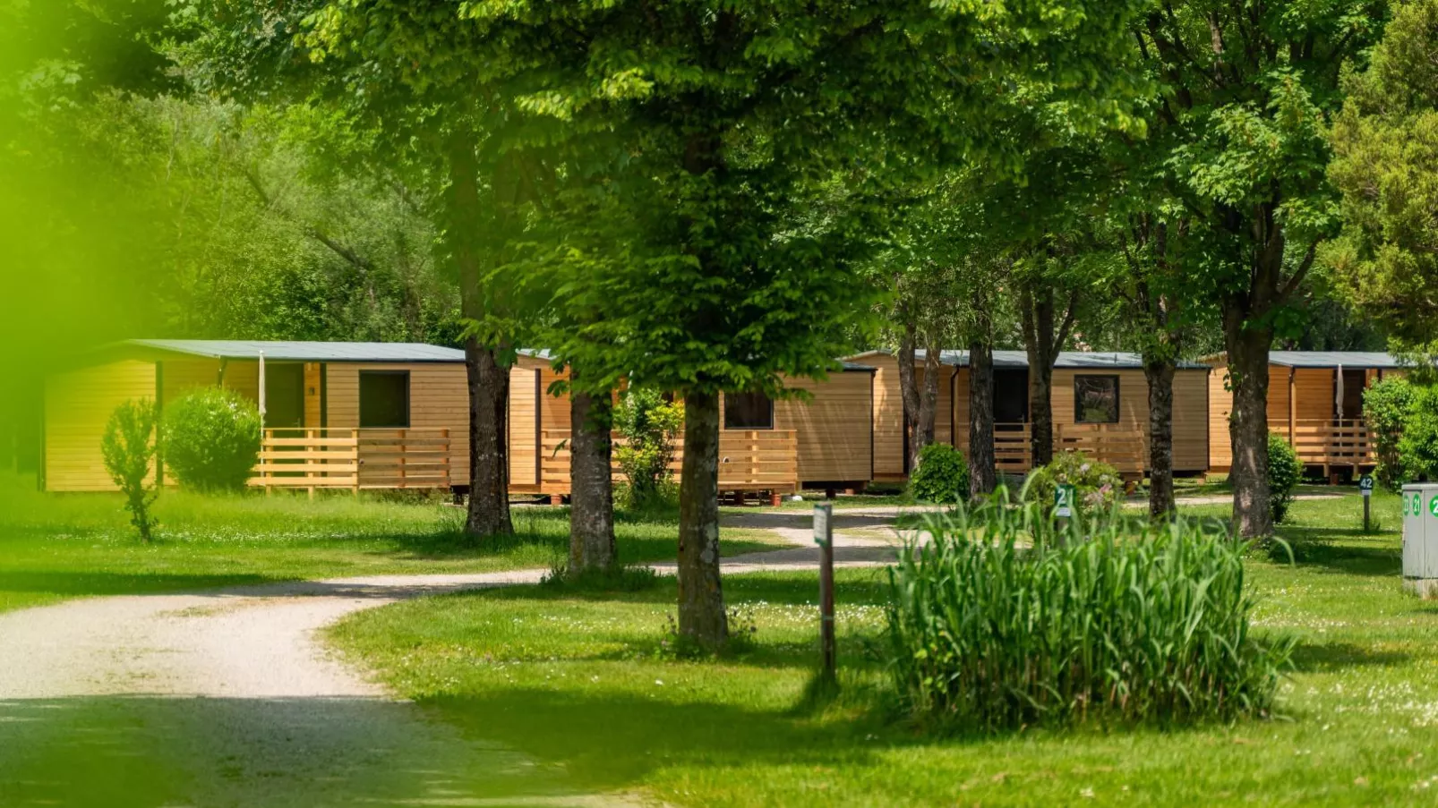 Wood Cube an der Drau-Buitenkant zomer