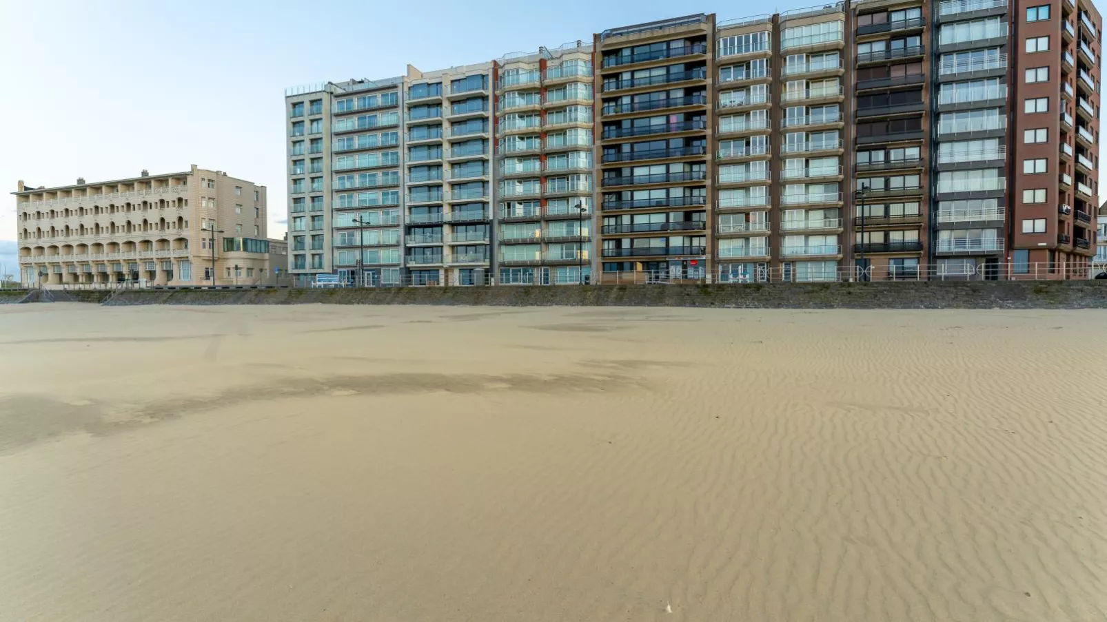 10 hoog aan zee-Buitenkant zomer