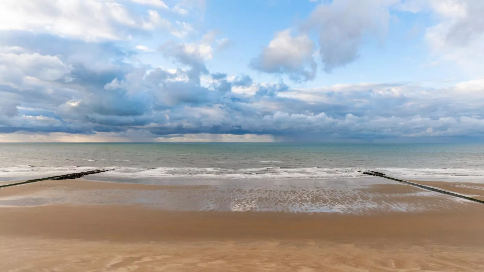 10 hoog aan zee-Uitzicht zomer