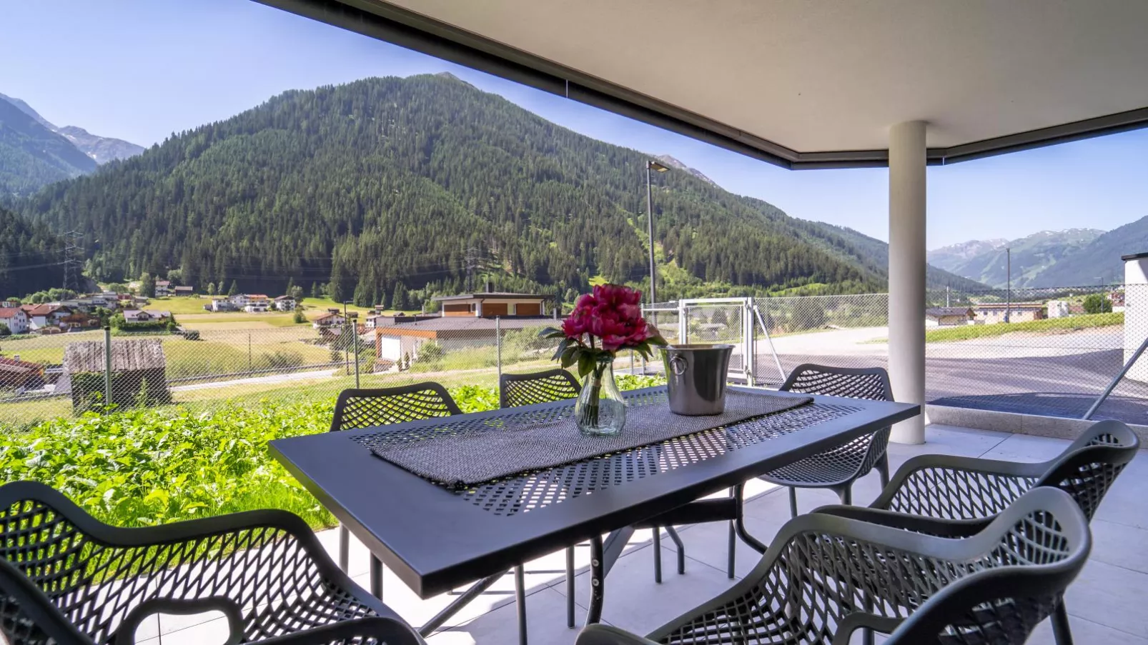 Chalet Pettneu am Arlberg  - Top 1-Terrasbalkon