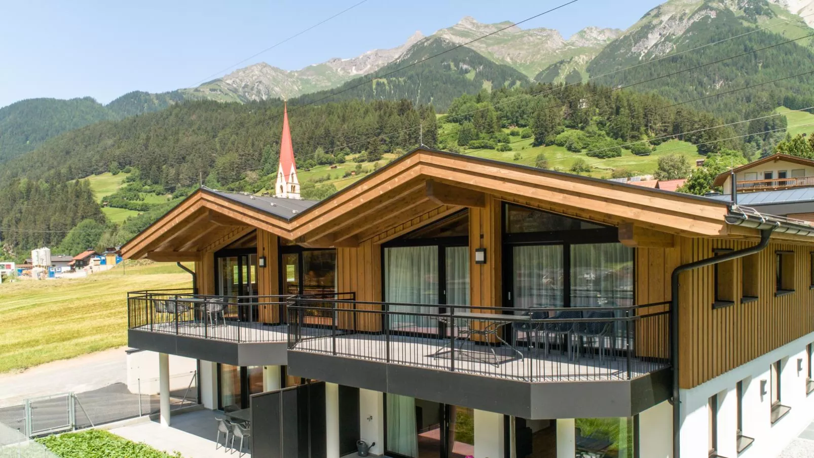 Chalet Pettneu am Arlberg  - Top 4-Buitenkant zomer