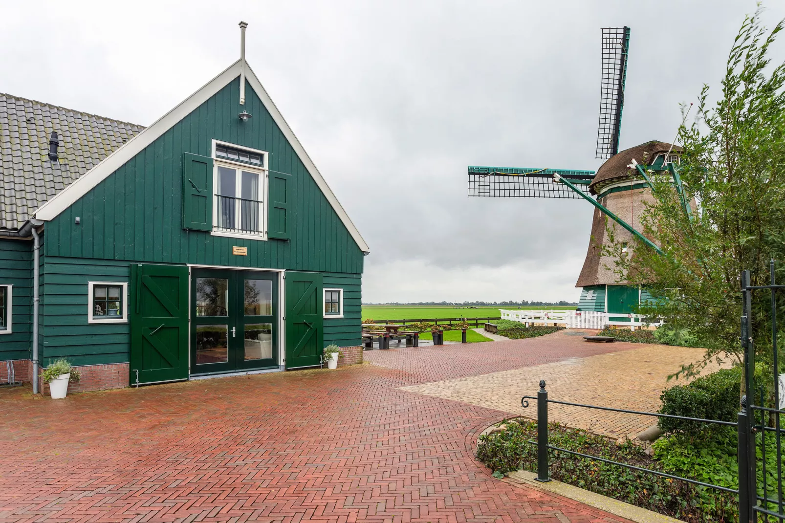 Onder de Molen 10 pers-Buitenkant zomer