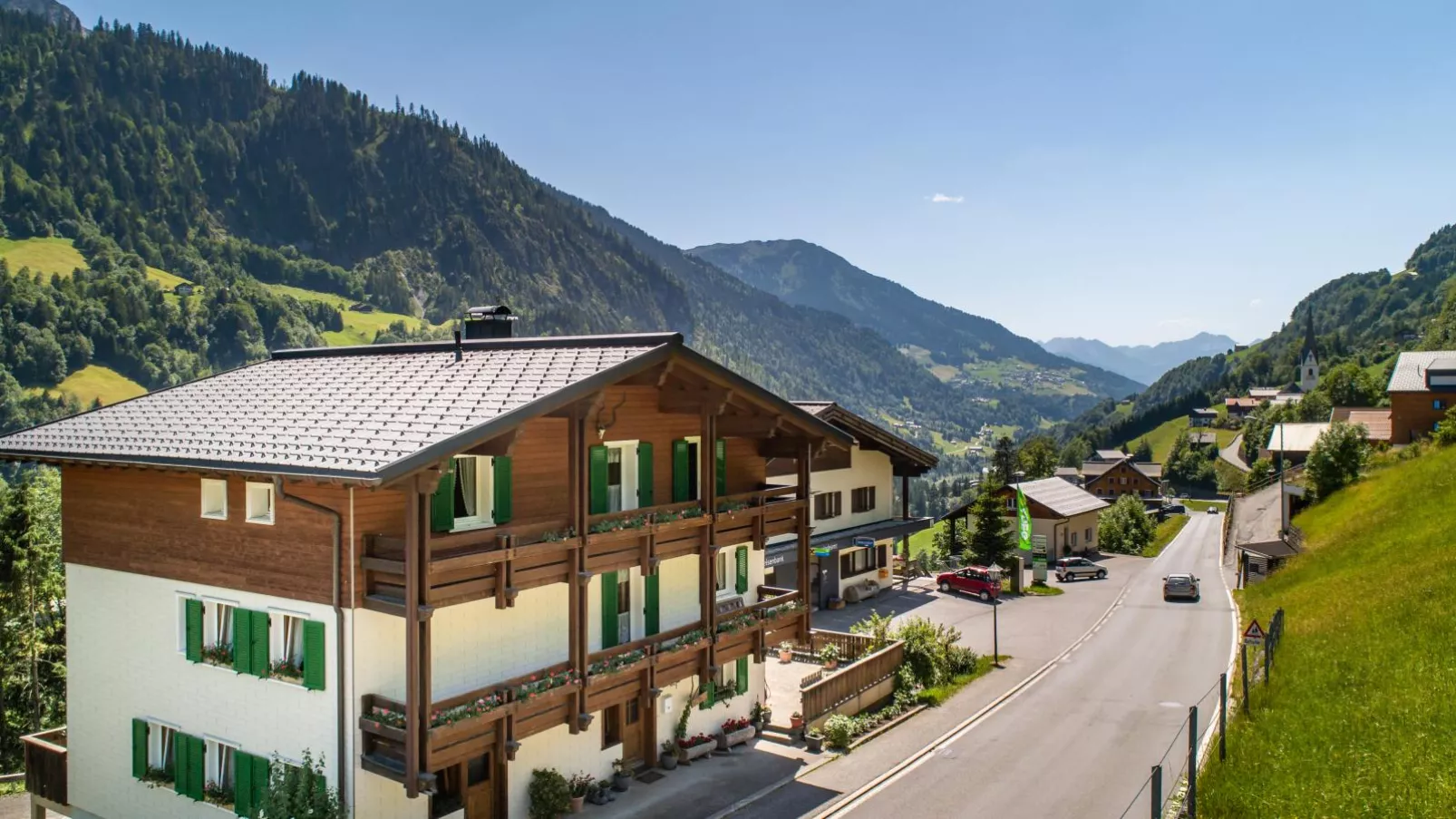 Ferienhaus Türtscher 1-Buitenkant zomer