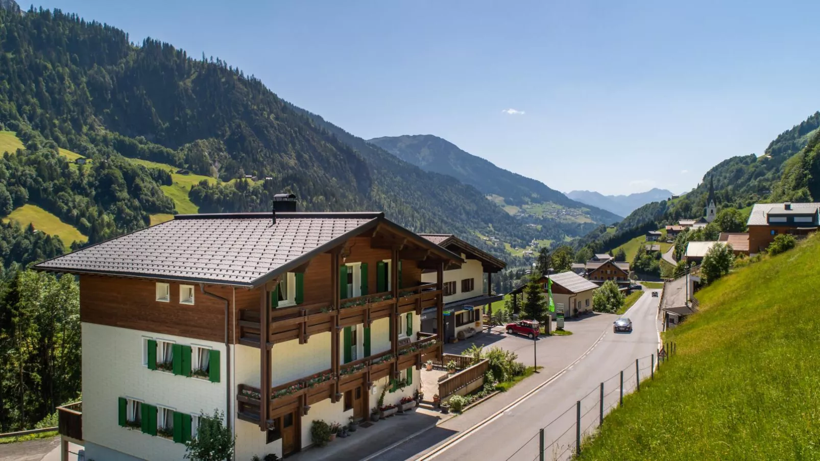 Ferienhaus Türtscher 2-Buitenkant zomer