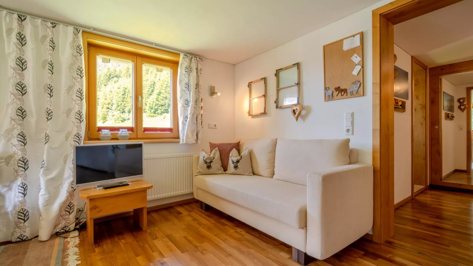 Gästehaus Walch I-Woonkamer