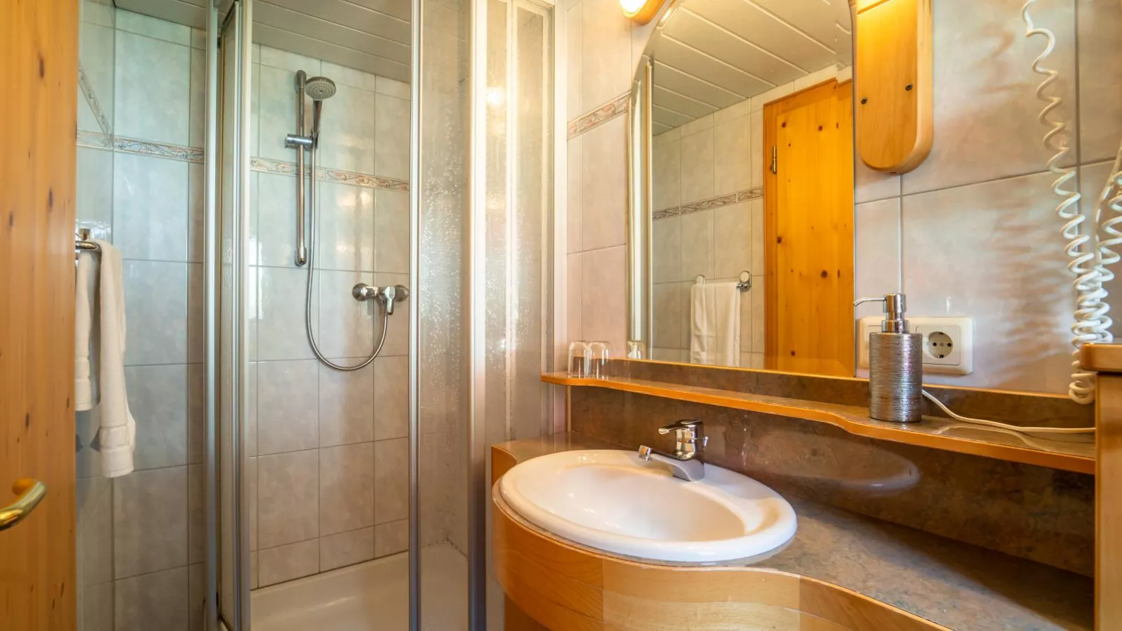 Gästehaus Walch II-Badkamer
