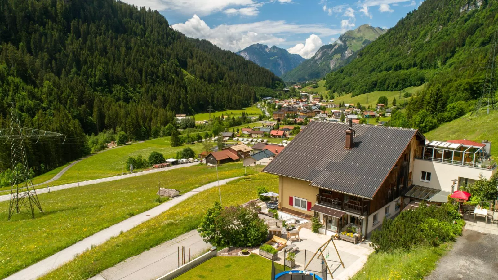 Gästehaus Walch II-Buitenkant zomer