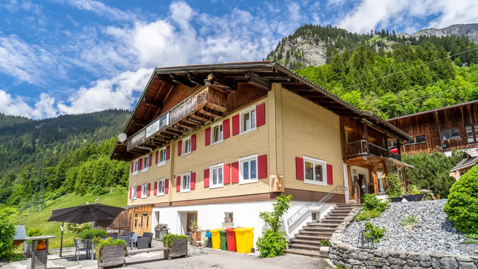 Gästehaus Walch II-Buitenkant zomer